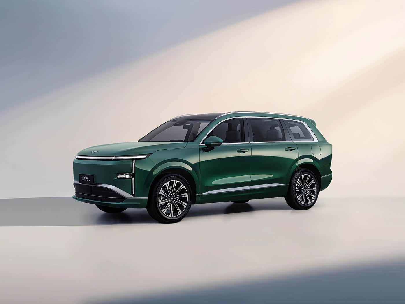 Wuling Starlight L-ийг юугаараа гэр бүлүүдэд зориулсан урт хугацааны 6 хүний ​​суудалтай PHEV болгодог вэ?